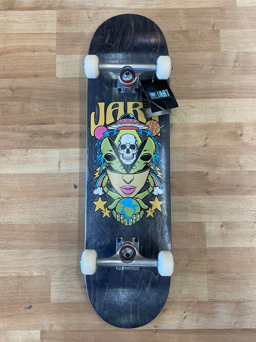 Skate completo Jart x Akbar 8.25"